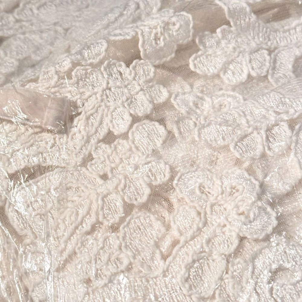 Sabina Musayev Ariana Lace Up Dress in Off White Lace - Picture 5 of 6